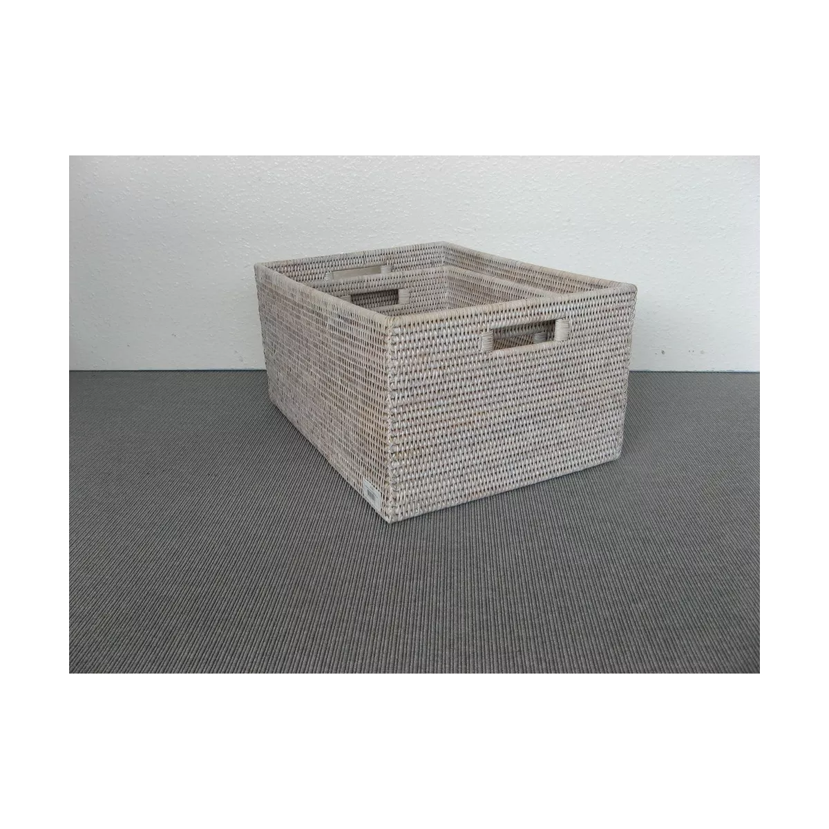 Casier Rotin Patiné Blanc 24x19