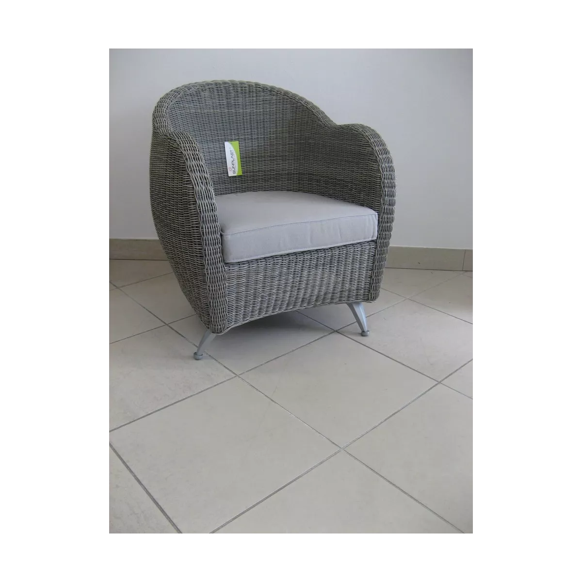 Salon Résine Moski Gris : Canapé 2 Places + 2 Fauteuils + 1 Table Basse