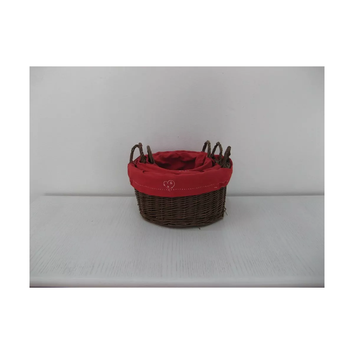 Corbeille osier avec tissus rouge 30x30