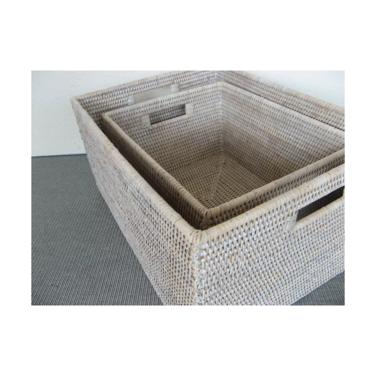 Casier Rotin Patiné Blanc 28x22