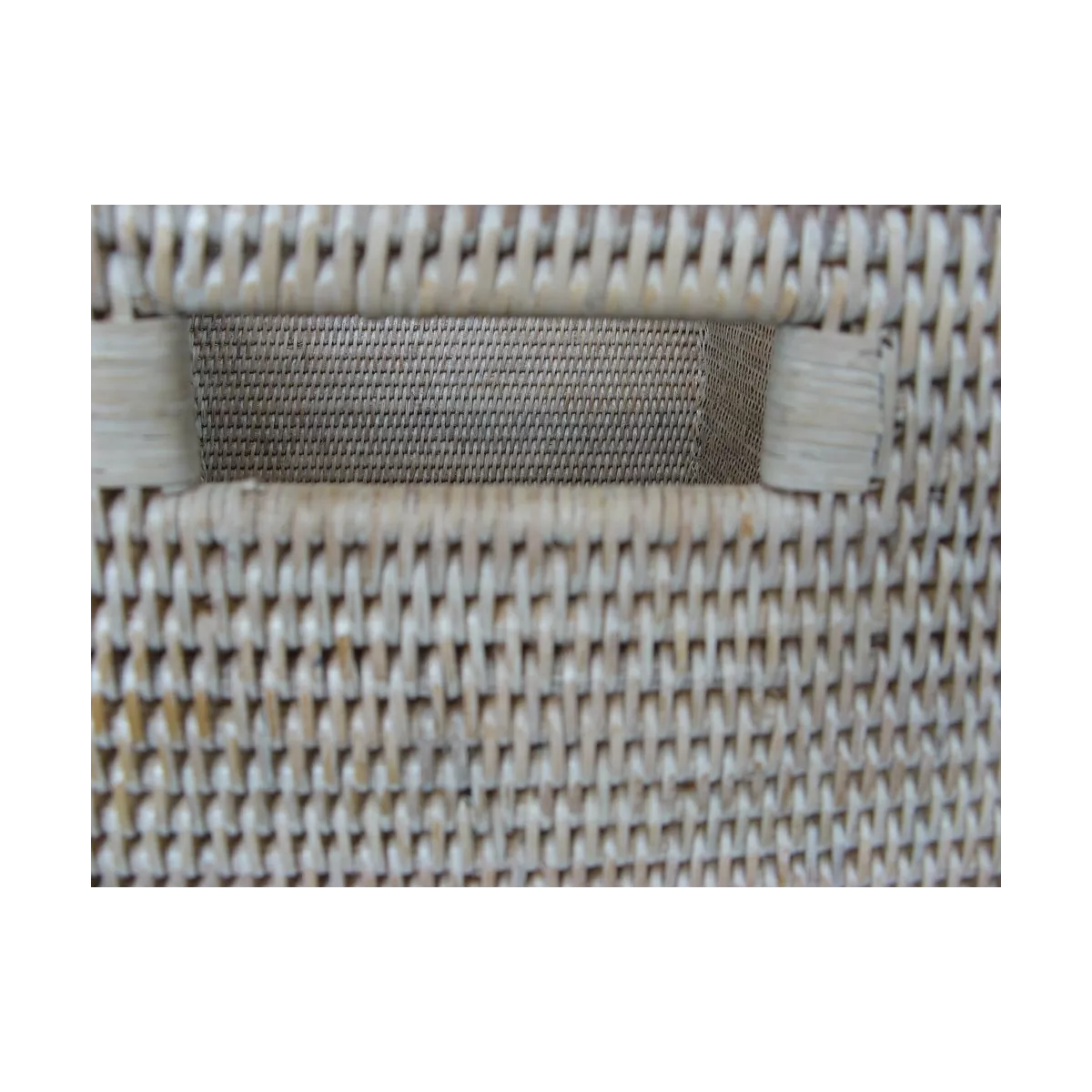 Casier Rotin Patiné Blanc 28x22