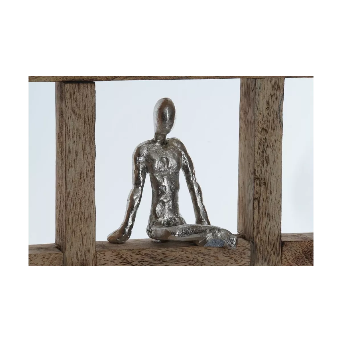 Sculpture murale 5 personnages en aluminuim dans un cadre en Manguier