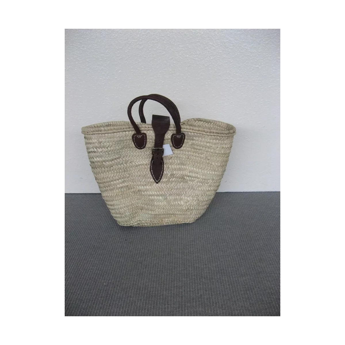 Cabas en palmier avec anses et fermeture en cuir