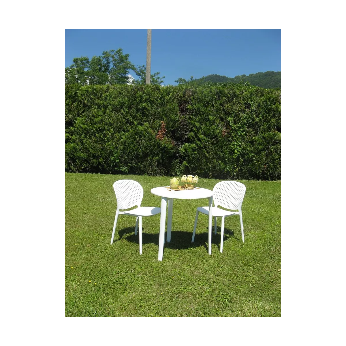 Table Malta @ 70 cm avec 3 pieds en Résine Blanche spécial extérieur