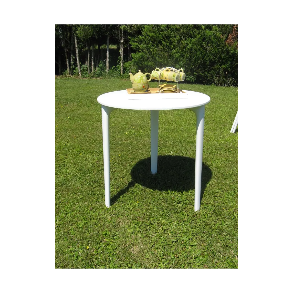 Table Malta @ 70 cm avec 3 pieds en Résine Blanche spécial extérieur