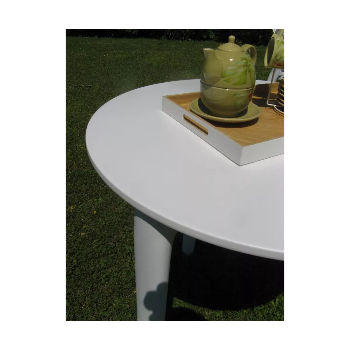 Table Malta @ 70 cm avec 3 pieds en Résine Blanche spécial extérieur