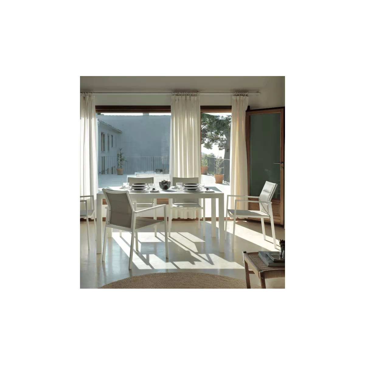 Fauteuil de Repas White Alu Blanc et Batyline Taupe