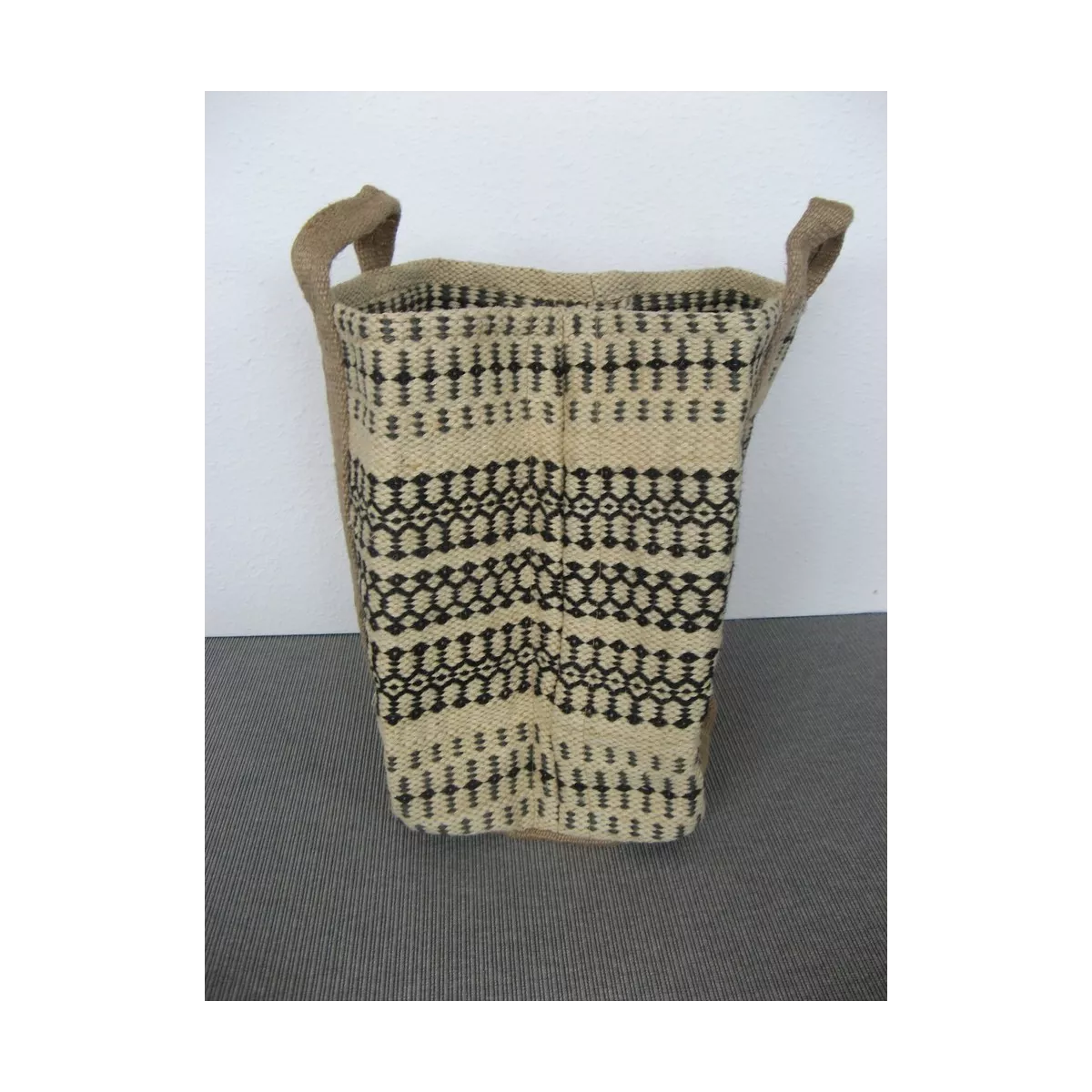 Corbeille en jute Noir et Blanc
