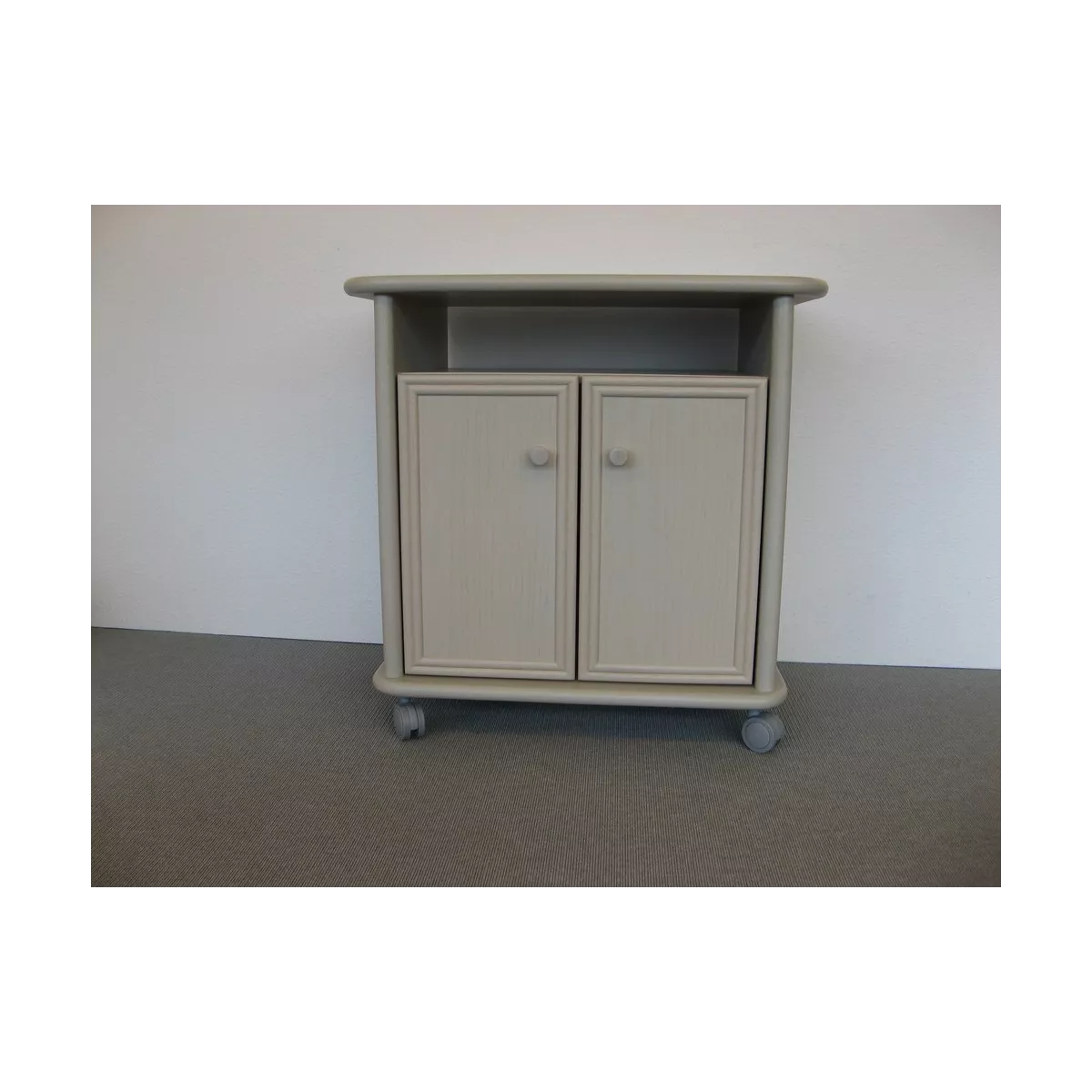 Meuble TV sur roulettes Perla
