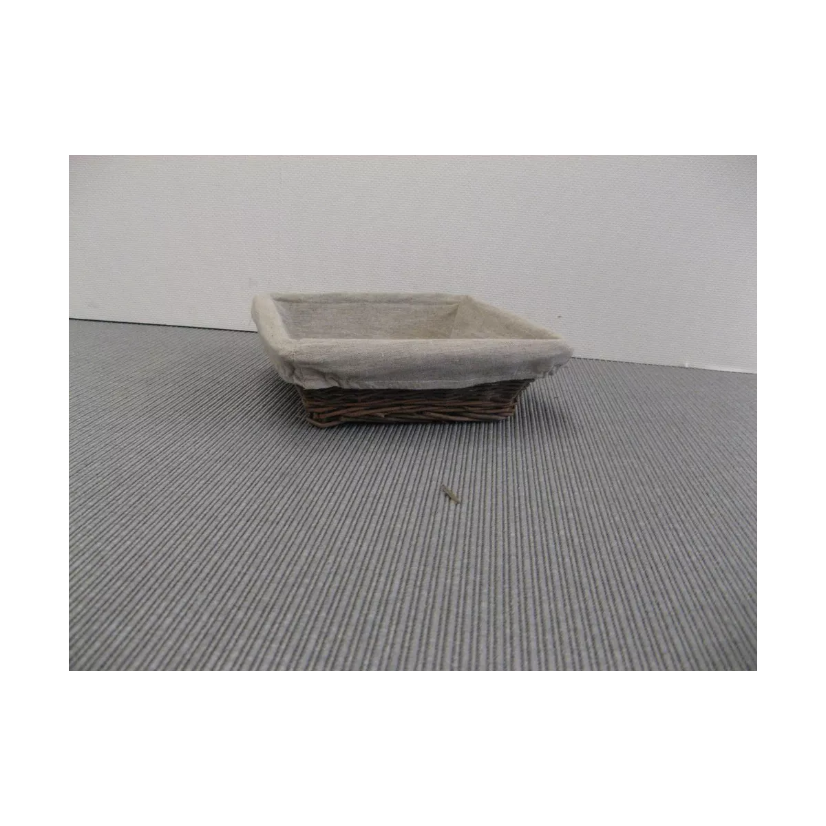 Corbeille en osier brut 24x24