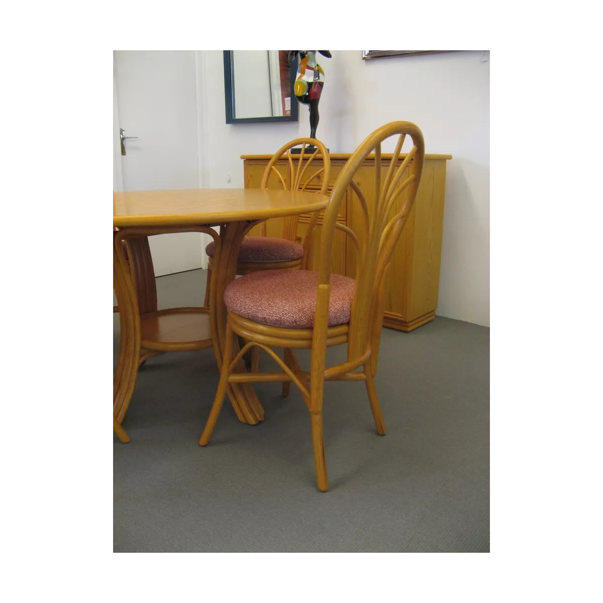 Table Kota Ronde Mostaza