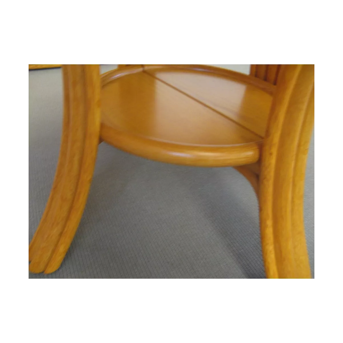 Table Kota Ronde Mostaza