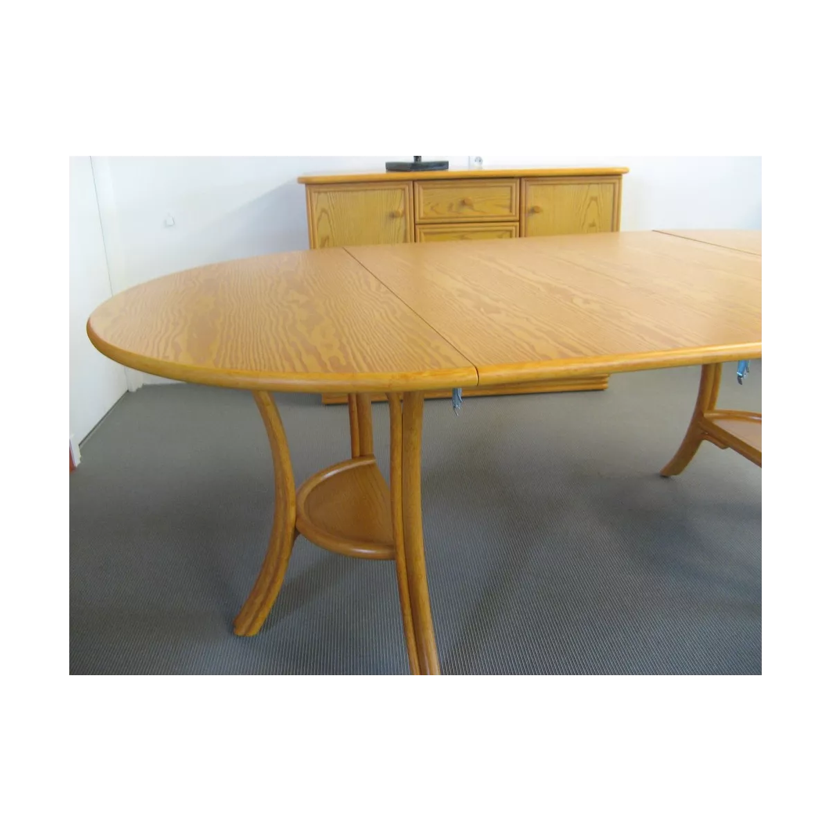 Table Kota Ronde Mostaza
