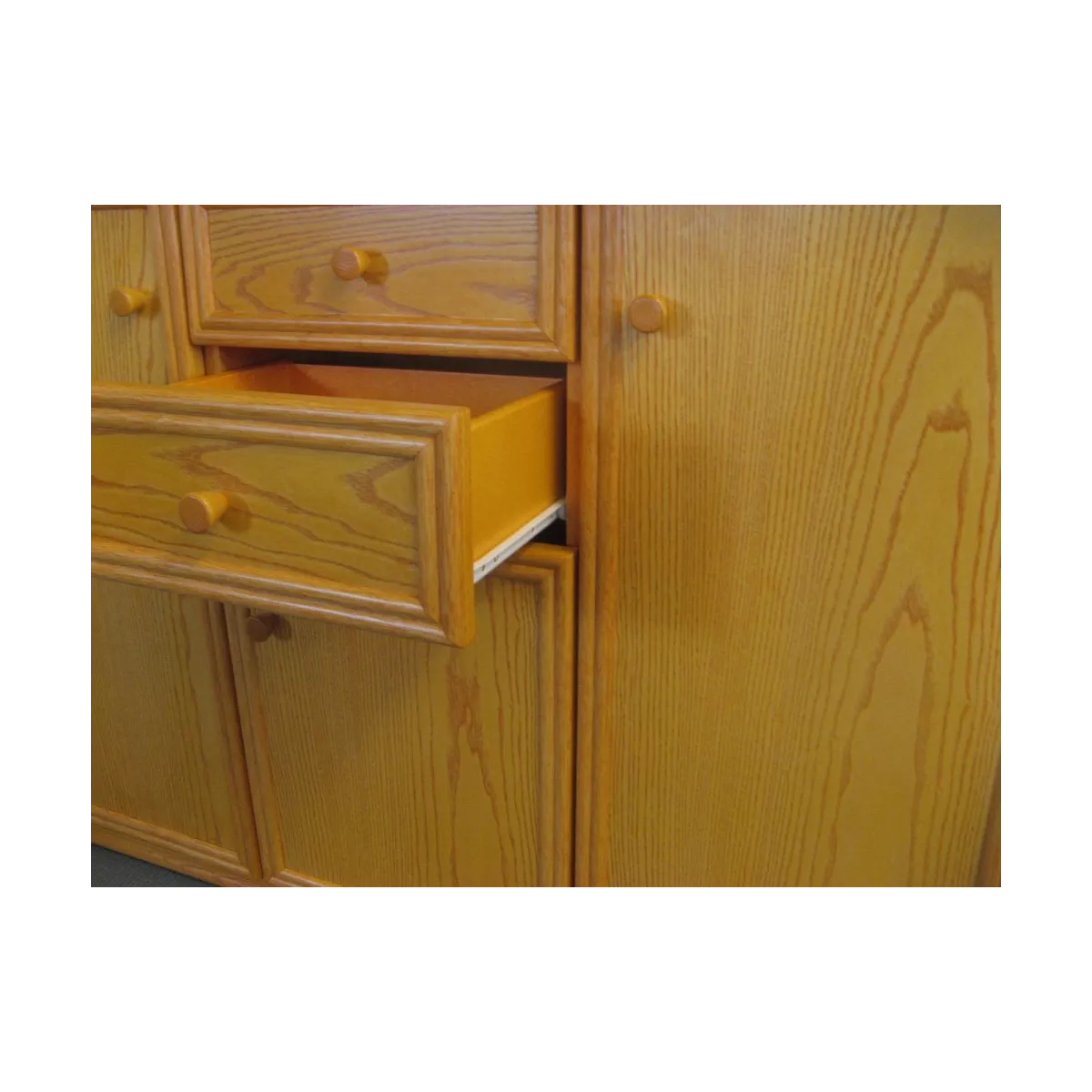 Bahut Delos 127x39 : 3 Portes et 2 Tiroirs Mostaza