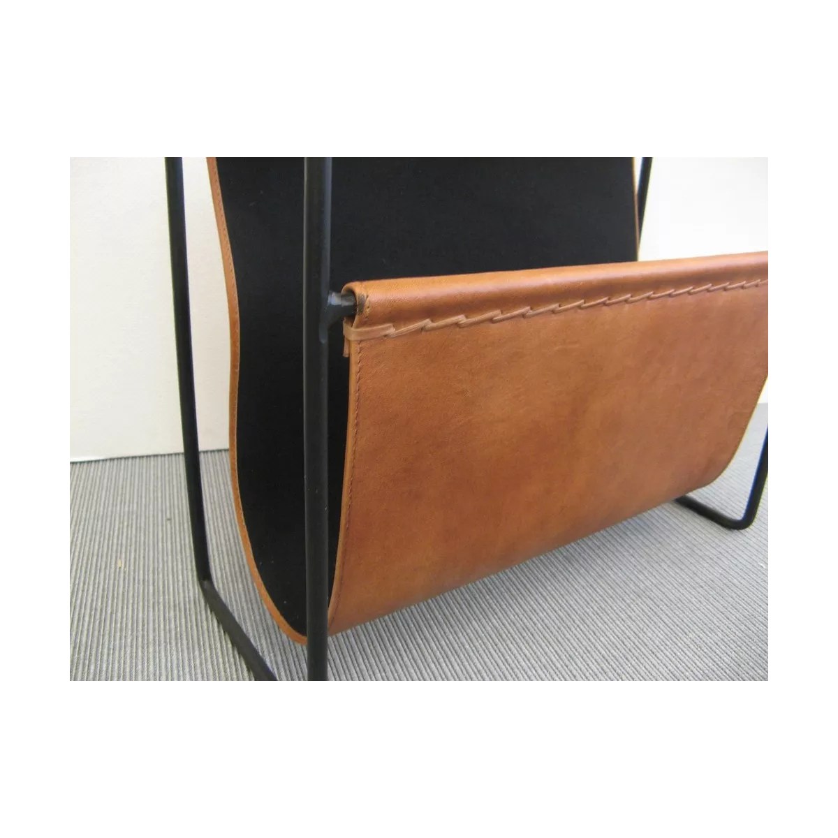 Porte Revues Cuir et Métal