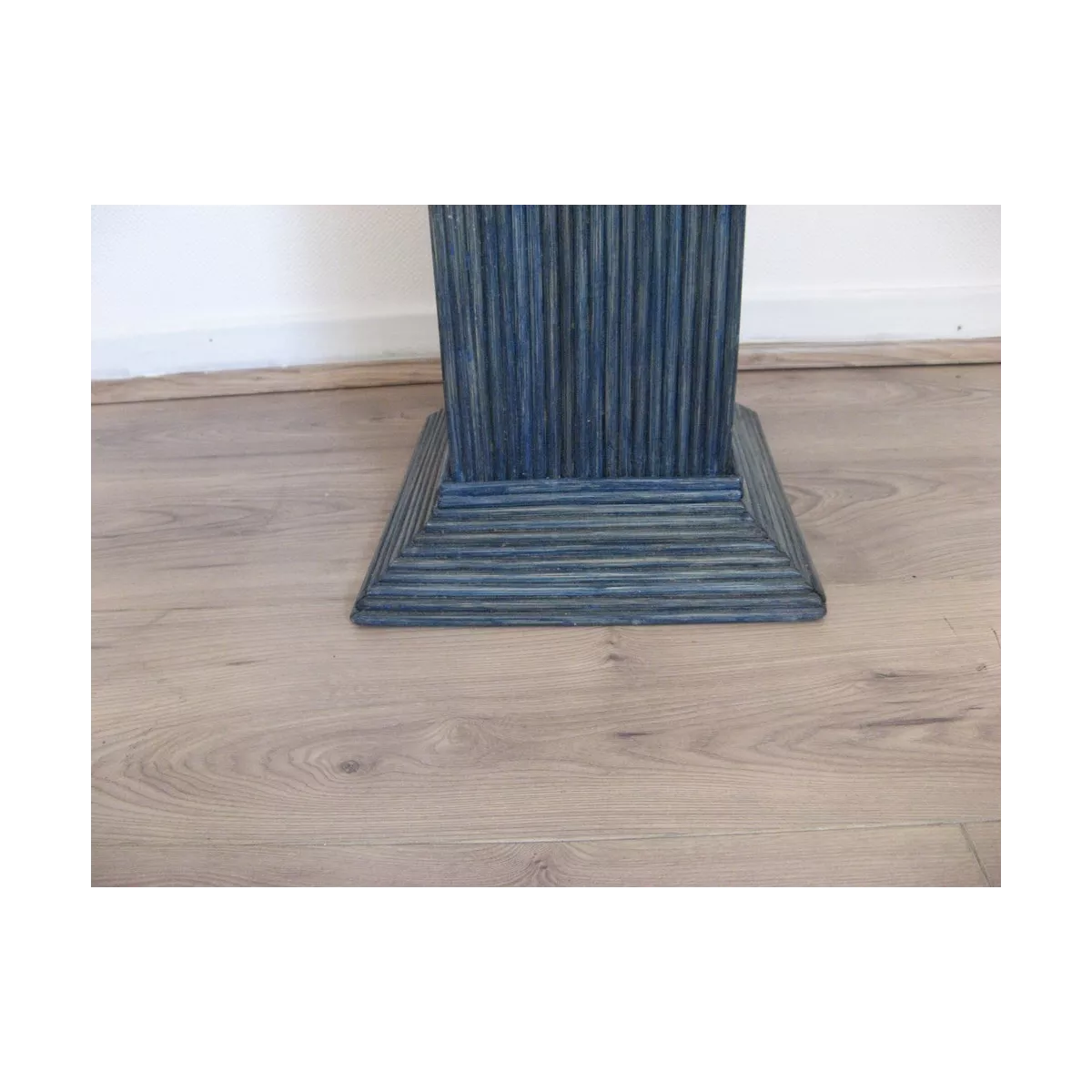 Colonne Grecque en Rotin H.67 cm Bleu