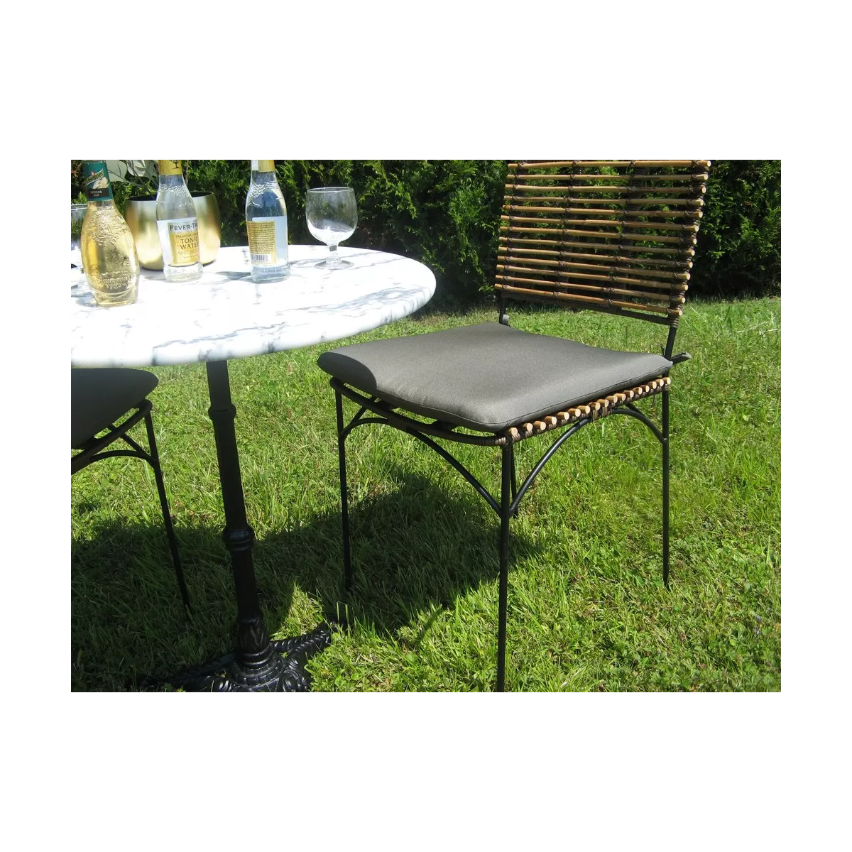 Chaise Baltimore Rotin Naturel et pieds métal noir