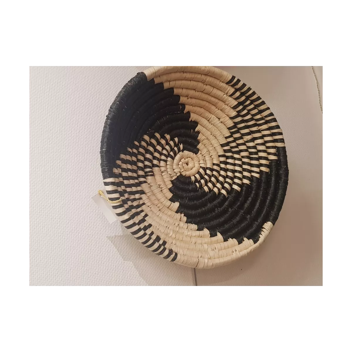 Corbeille  en jonc noir et blanc 36x36
