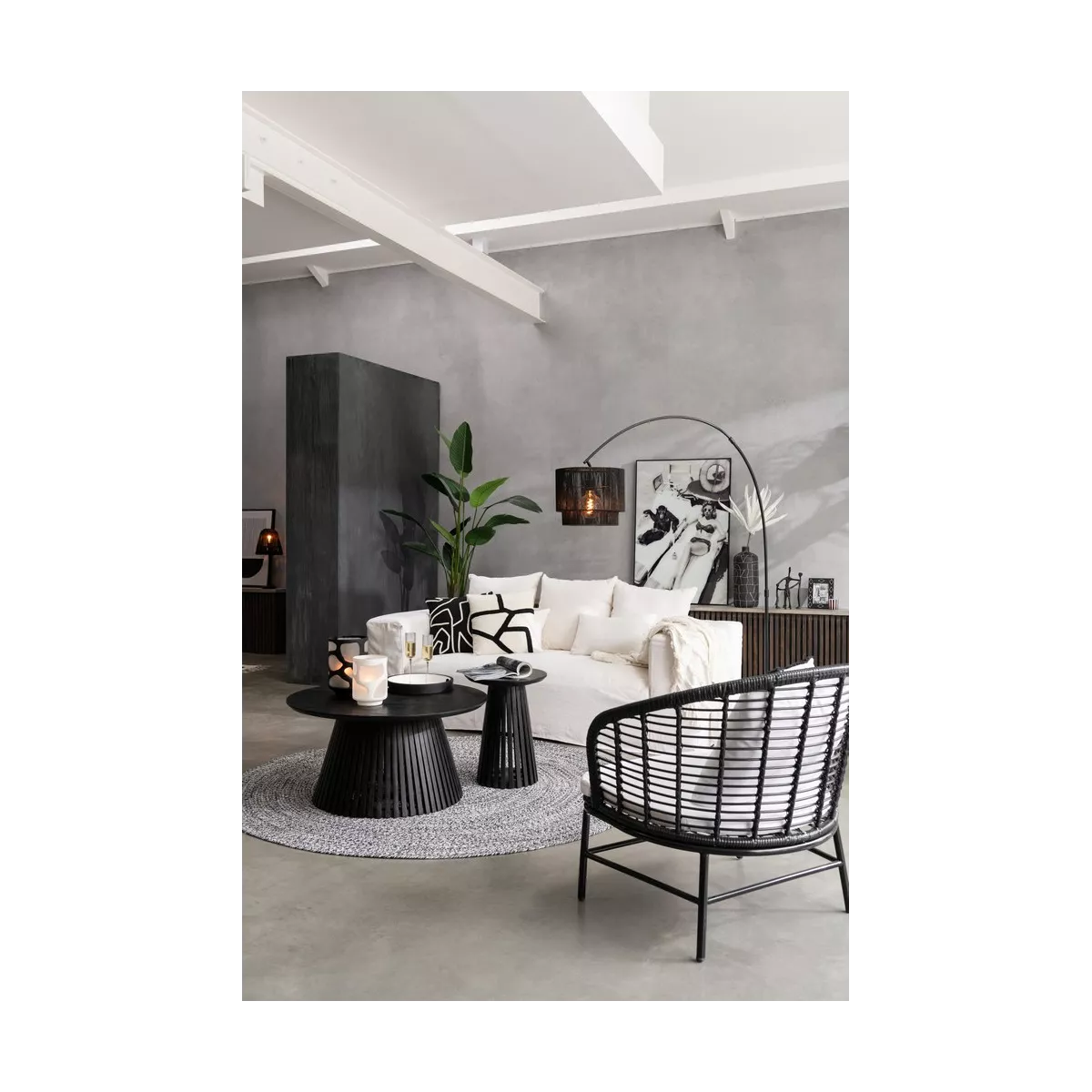 Table basse Vincent  Manguier Noir Diam 40