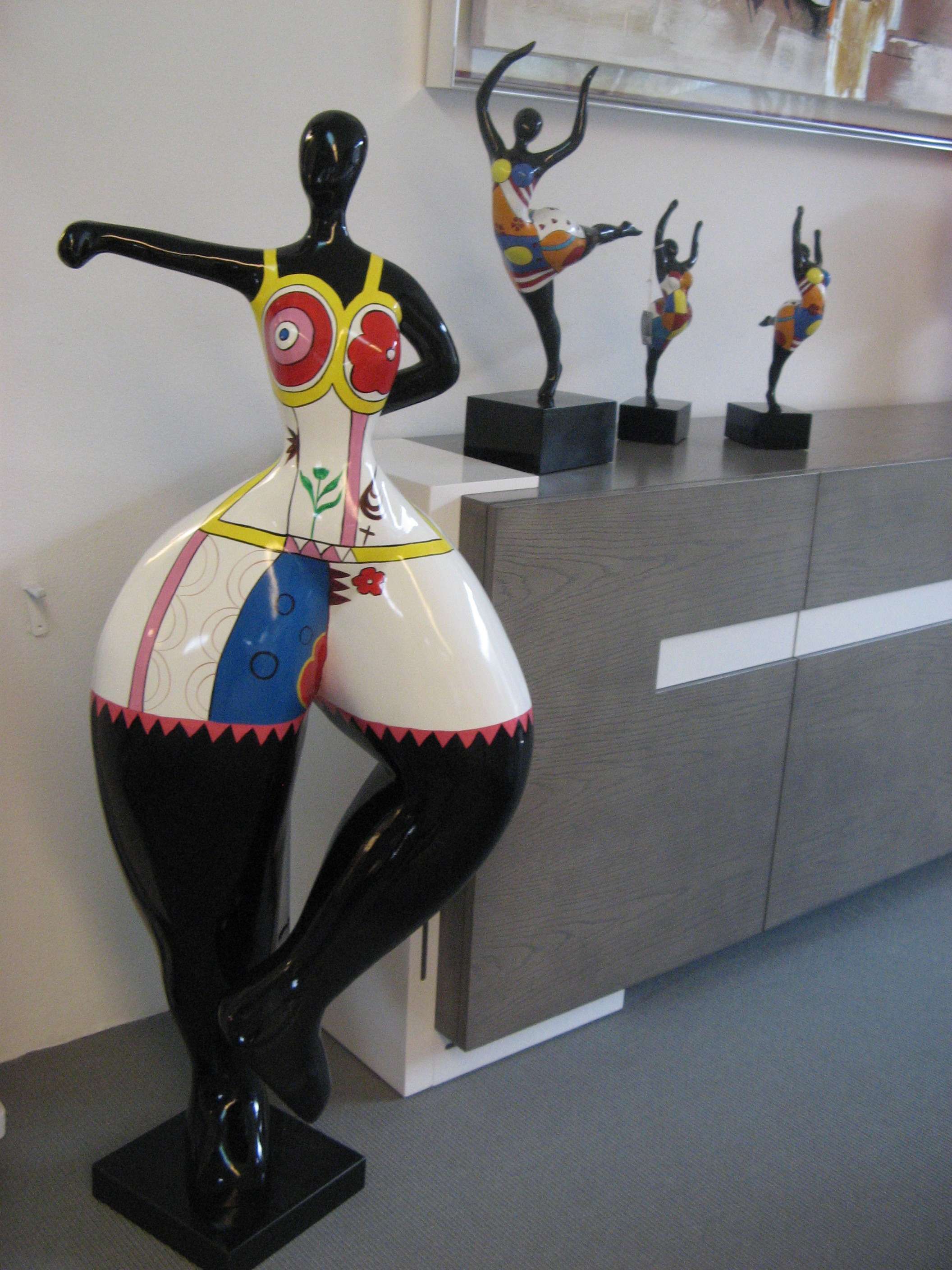 Femme résine sculpture 
