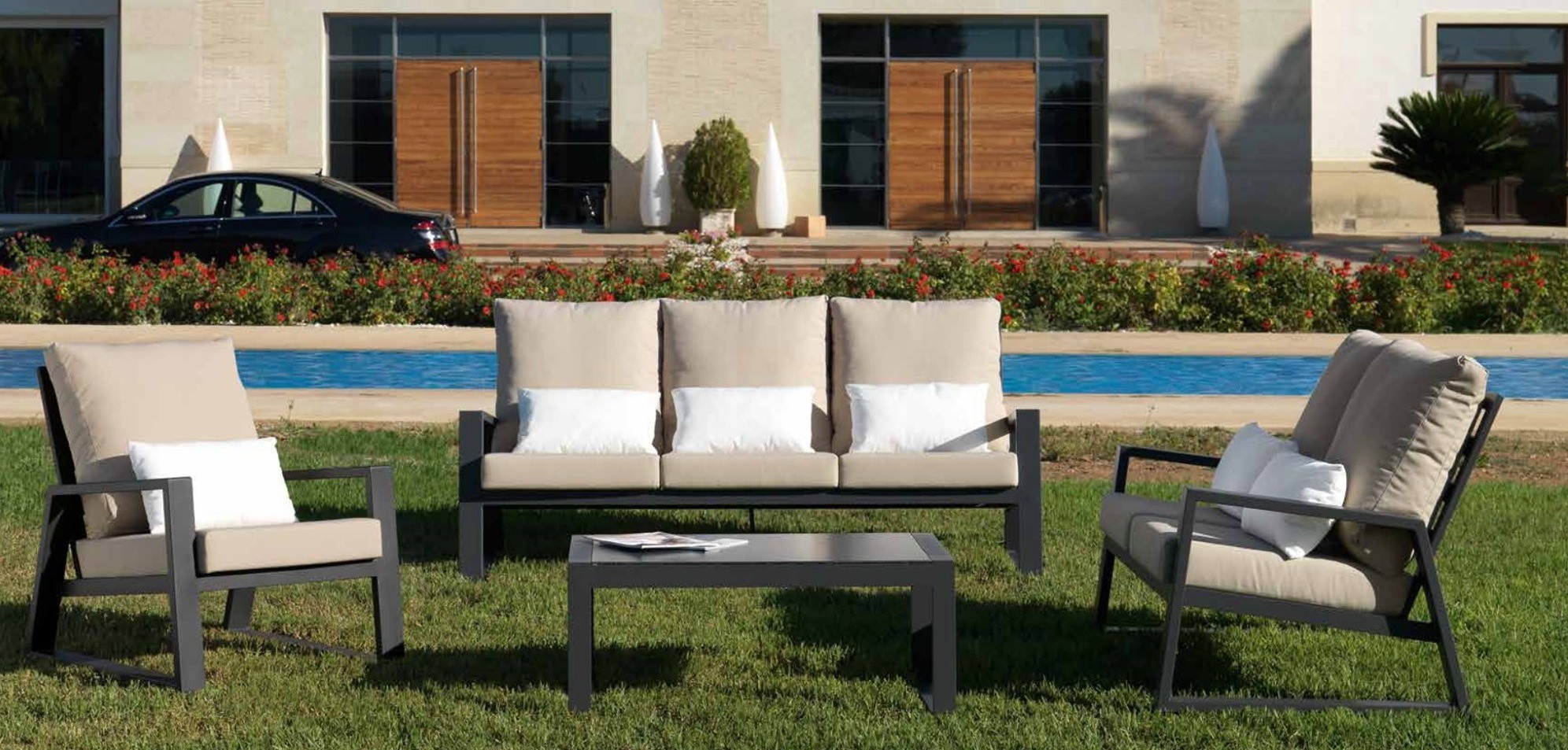 Mobilier Extérieur : Un Haut dossier en Aluminium Anthracite