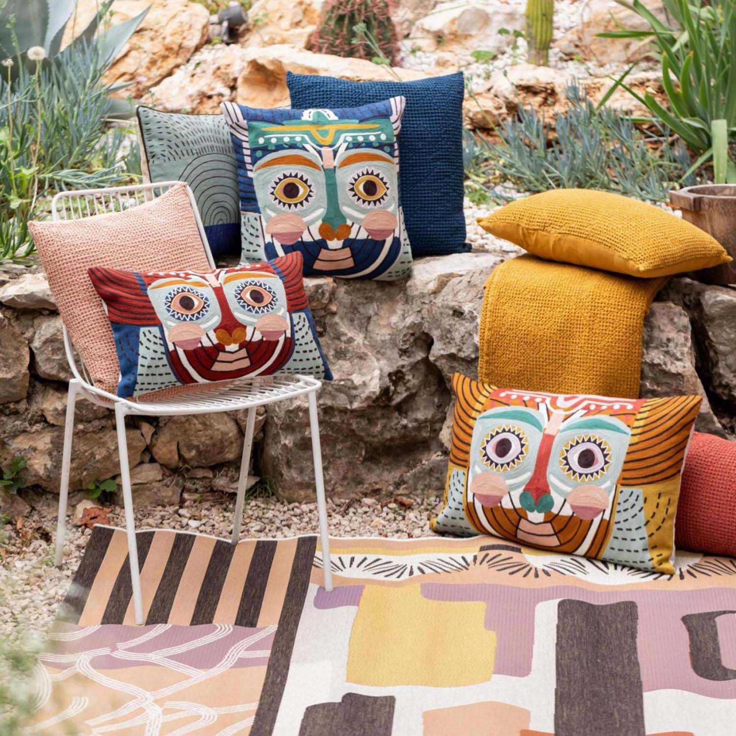 Nouveautés : Coussins brodés Yaku