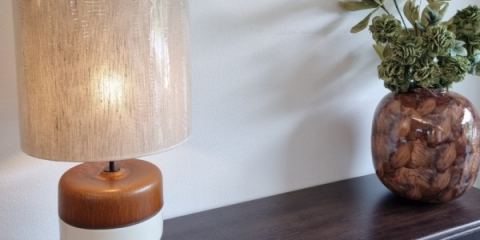Lampe Louzieh : des palettes complémentaires raffinées.