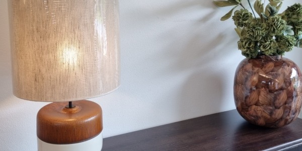 Lampe Louzieh : des palettes complémentaires raffinées.